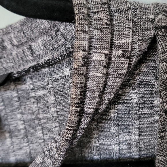 Lane Bryant gray ribbed tank with neck tie 26/28 - Picture 4 of 7